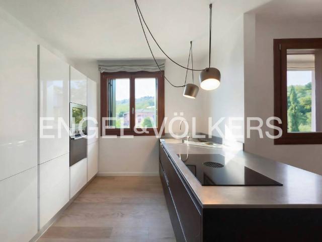 Attico in vendita a Garda, Veneto