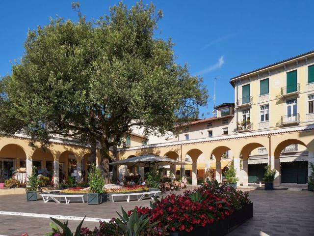 Attico in vendita a Gardone Riviera, Brescia