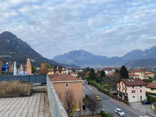 Attico in vendita a Garlate, Lecco