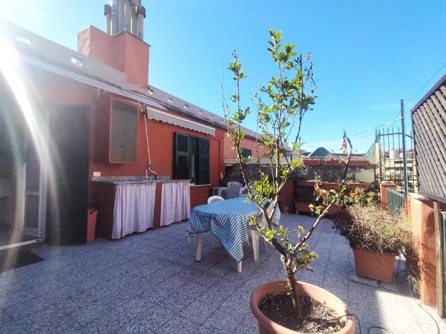 Attico in vendita a Marassi, Serra Riccò