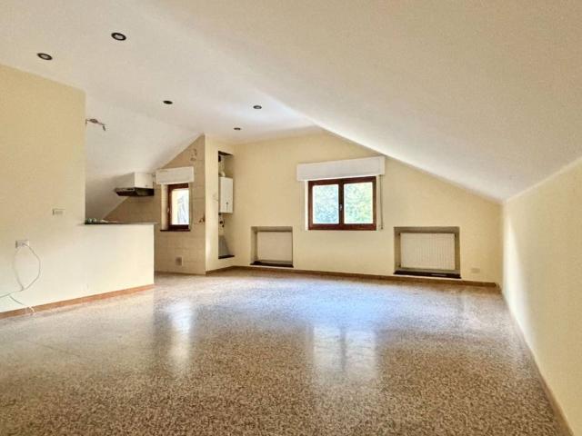 Attico in vendita a Serra Riccò, Genova