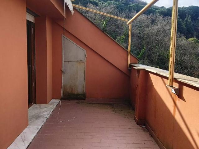 Attico in vendita a Media Val Bisagno, Serra Riccò