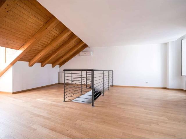 Attico in vendita a Maddalena, Genova