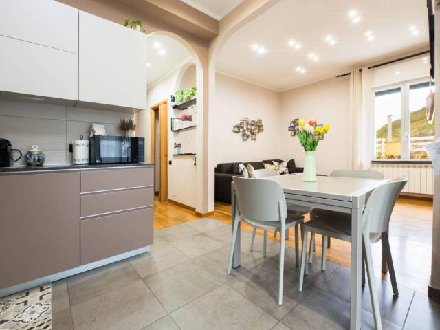 Attico in vendita a Molassana, Serra Riccò