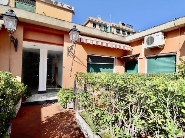 Attico in vendita a Rivarolo, Serra Riccò