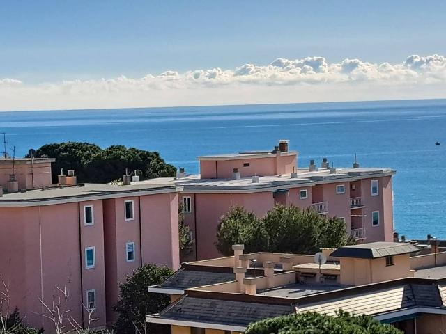 Attico in vendita a Serra Riccò, Liguria