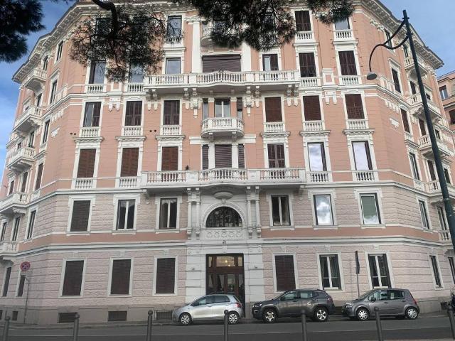 Attico in vendita a Carmine, Serra Riccò