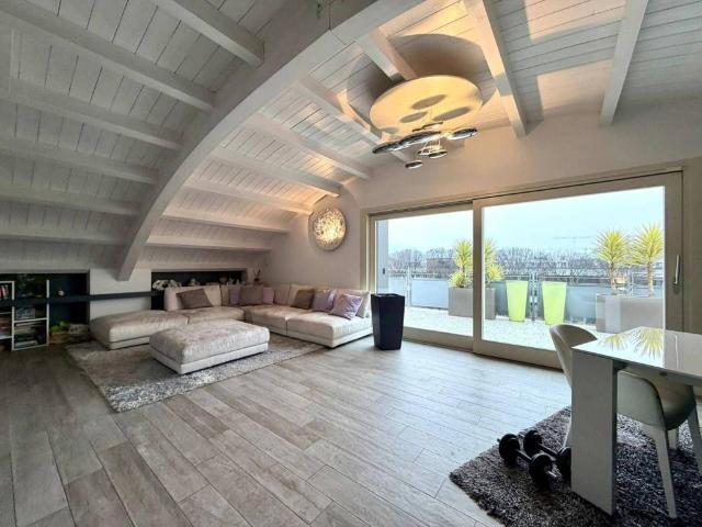 Attico in vendita a Gorle, Lombardia