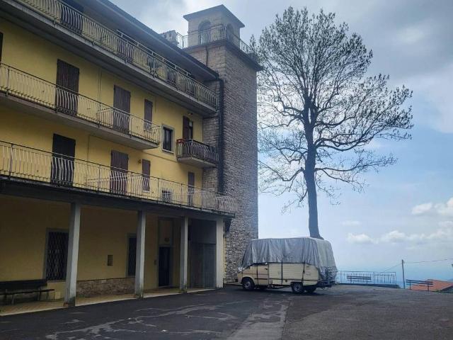 Attico in vendita a San Fermo, Grone