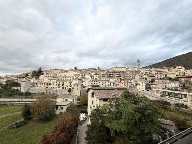 Attico in vendita a Gualdo Tadino, Umbria