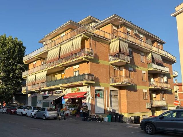 Attico in vendita a Guidonia Montecelio, Roma Capitale
