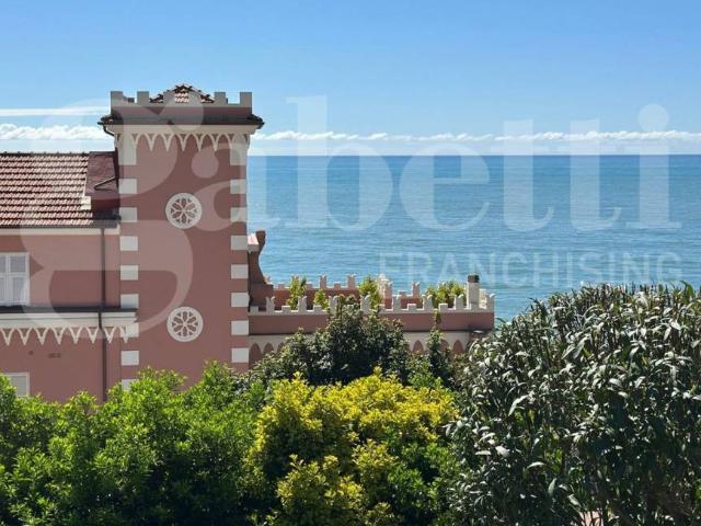 Attico in vendita a Imperia, Liguria