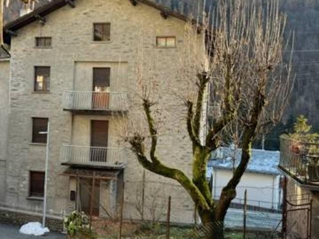Attico in vendita a Lanzada, Lombardia