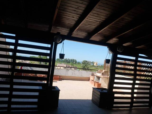 Attico in vendita a Villaggio Nettuno, Latina