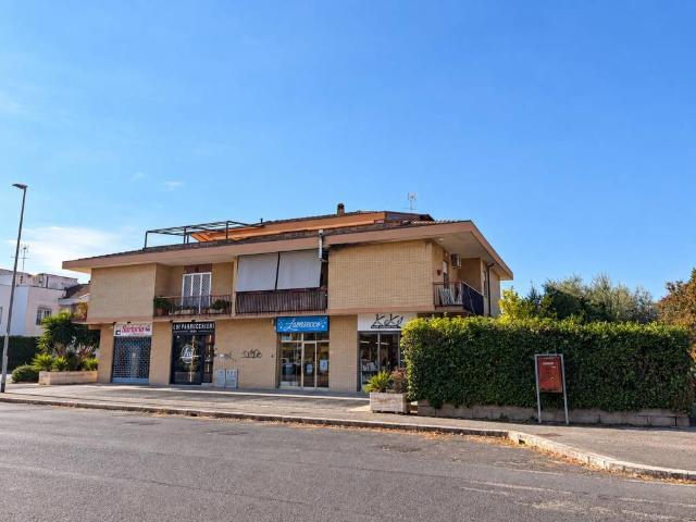 Attico in vendita a Borgo Isonzo, Latina