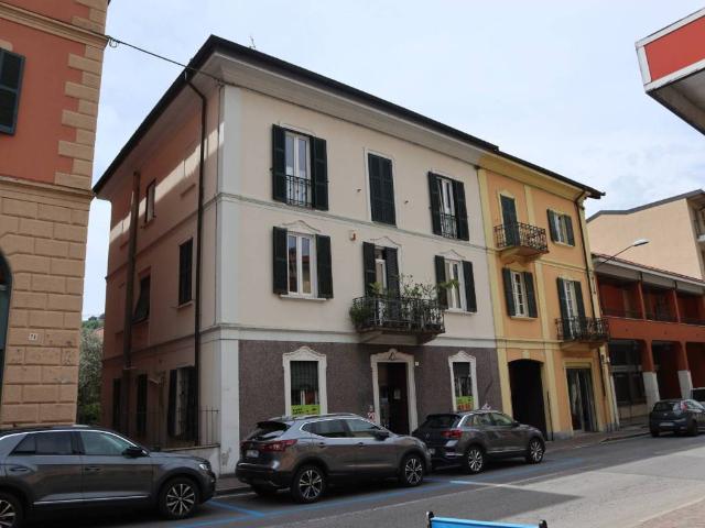 Attico in vendita a Comunità Montana Valli del Verbano, Laveno Mombello