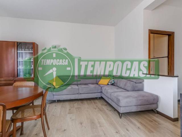 Attico in vendita a Comunità Montana Valli del Verbano, Laveno Mombello