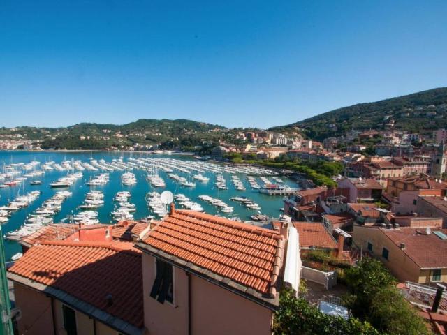 Attico in vendita a Carbognano, Lerici