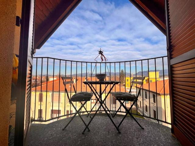 Attico in vendita a Luisago, Como