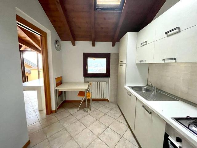 Attico in vendita a Mercallo, Lombardia