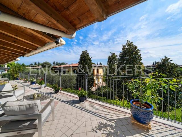 Attico in vendita a Moniga Del Garda, Brescia