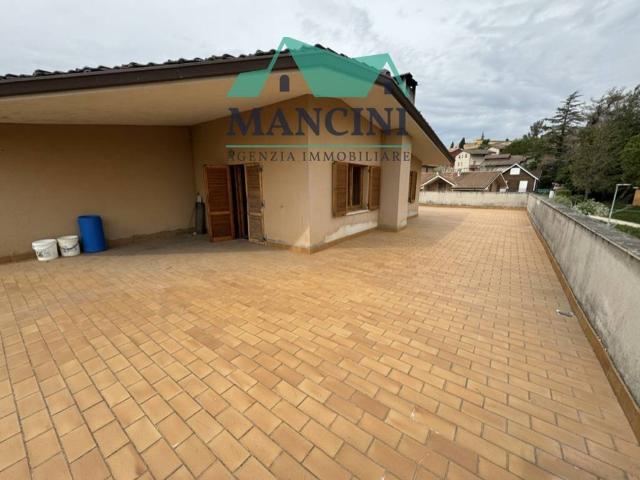 Attico in vendita a Monte Roberto, Ancona