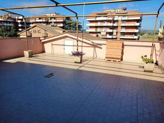 Attico in vendita a Monterotondo Scalo, Roma Capitale