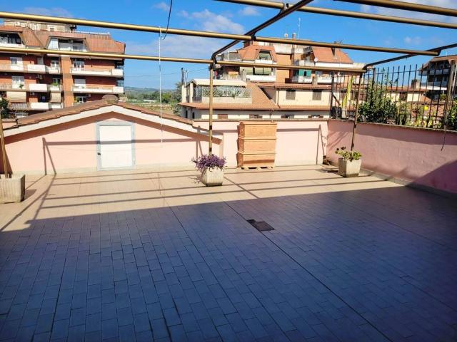 Attico in vendita a Monterotondo Scalo, Roma Capitale