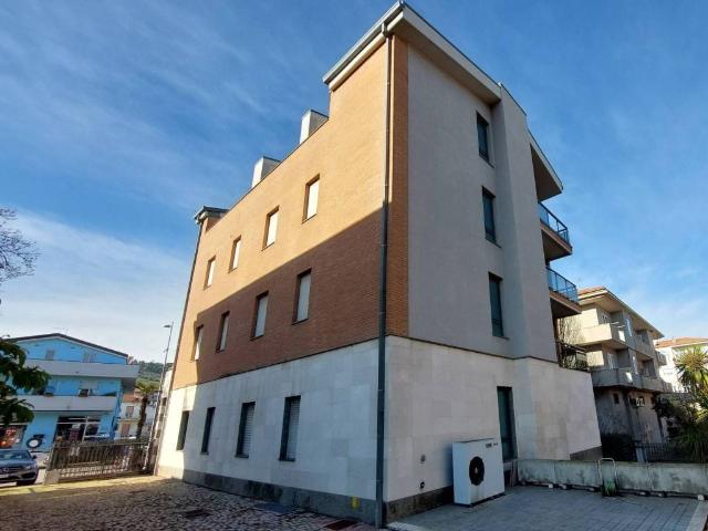 Attico in vendita a Villa Canonico, Montesilvano