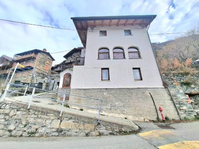 Attico in vendita a Montjovet, Aosta