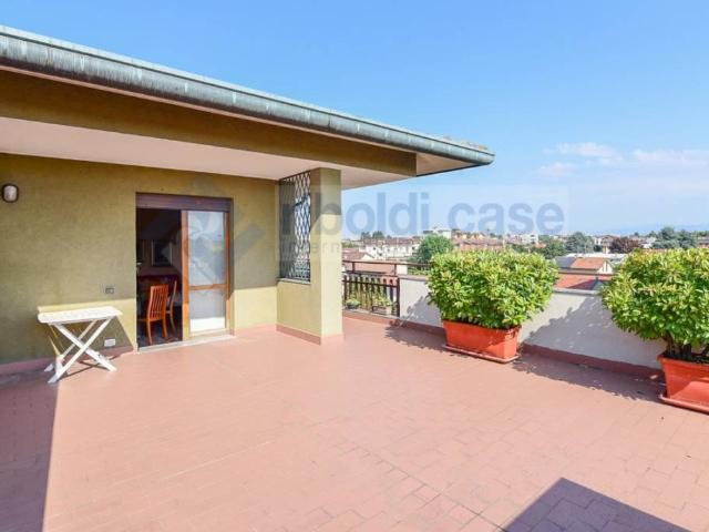 Attico in vendita a Cazzaniga, Monza