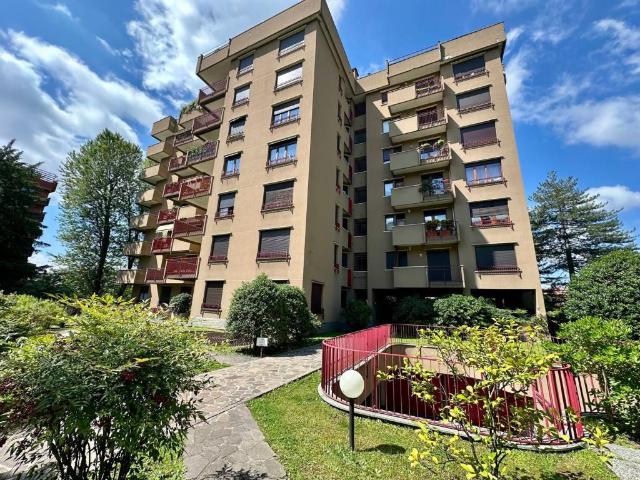 Attico in vendita a Cazzaniga, Monza