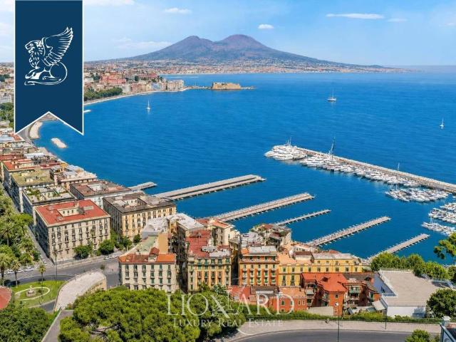 Attico in vendita a Municipalità 1, Campania