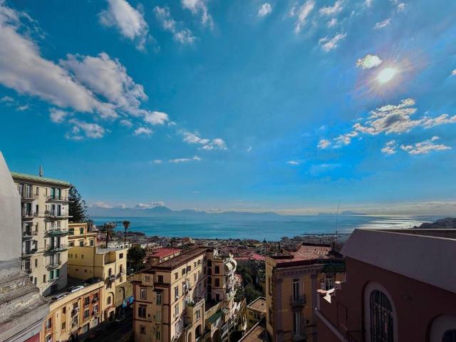 Attico in vendita a Municipalità 1, Campania
