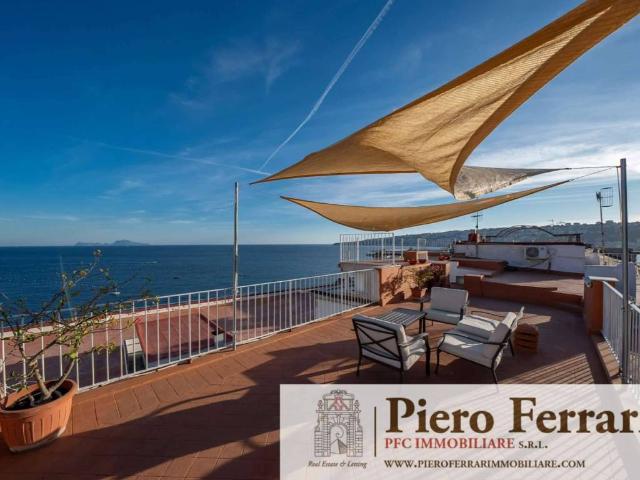 Attico in vendita a Municipalità 1, Napola