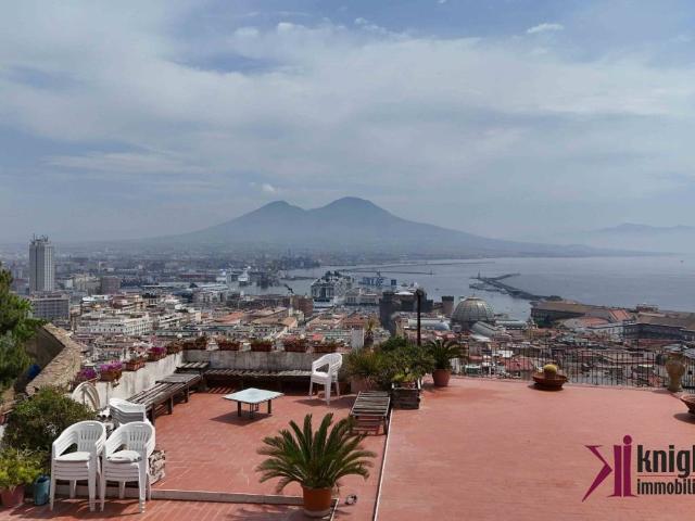 Attico in vendita a Municipalità 2, Campania