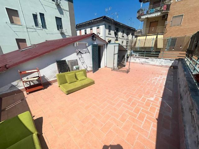 Attico in vendita a Municipalità 4, Campania