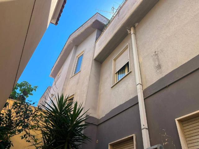Attico in vendita a Borgo Medievale, Roma Capitale