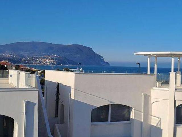 Attico in vendita a Numana, Ancona