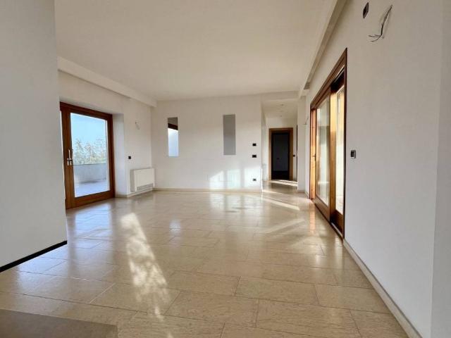 Attico in vendita a San Pantaleo, Sardigna/Sardegna