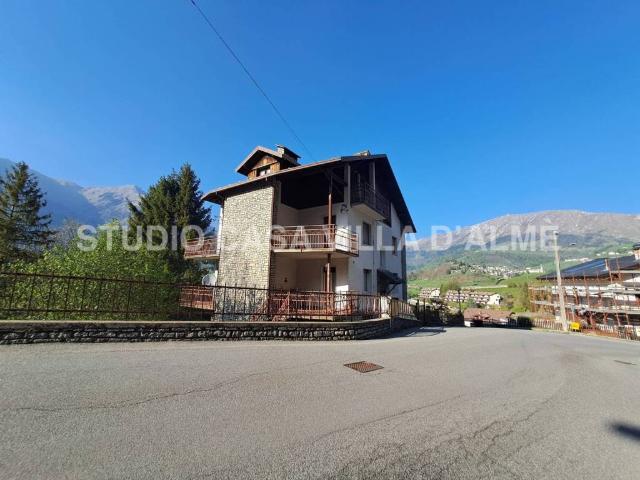 Attico in vendita a Comunità Montana della Valle Brembana, Zambla Bassa