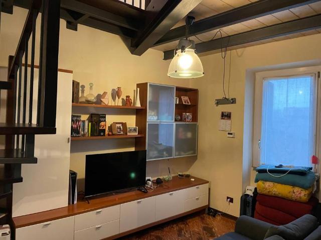 Attico in vendita a Oltrona San Mamette, Como