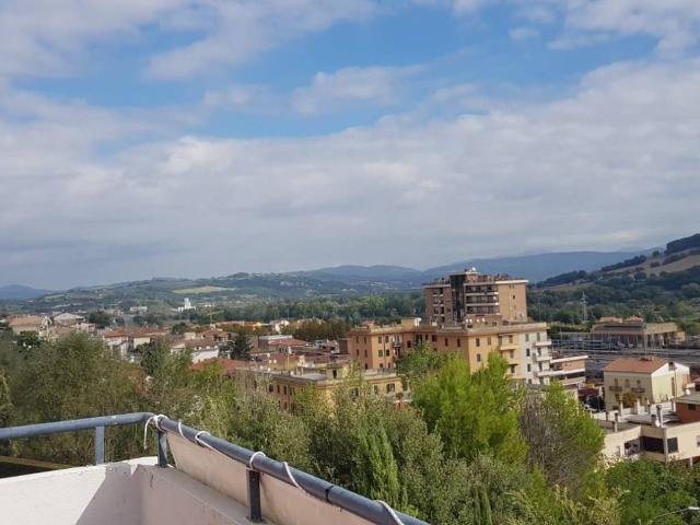 Attico in vendita a Orte, Lazio