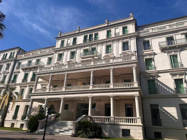 Attico in vendita a Ospedaletti, Liguria