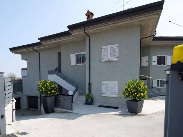 Attico in vendita a Padenghe Sul Garda, Lombardia