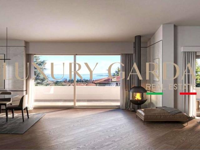 Attico in vendita a Padenghe Sul Garda, Brescia