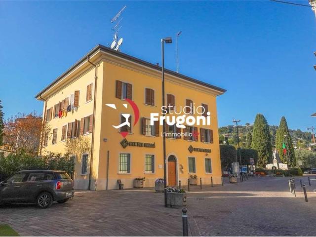 Attico in vendita a Padenghe Sul Garda, Brescia