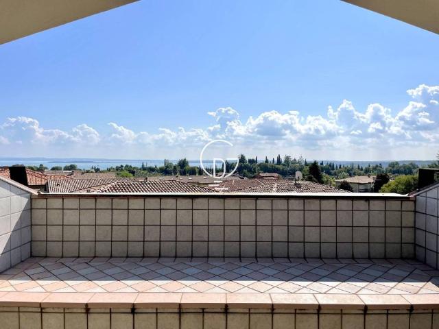 Attico in vendita a Padenghe Sul Garda, Brescia