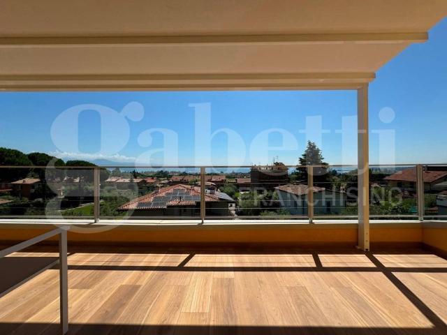 Attico in vendita a Padenghe Sul Garda, Brescia