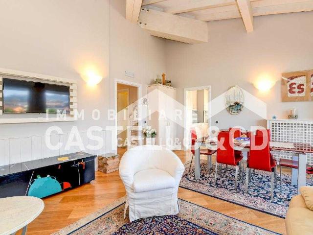 Attico in vendita a Padenghe Sul Garda, Brescia